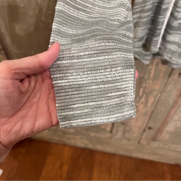 Francesca’s Blue Rain Olive Gray Light Sweater - Picture 4 of 6